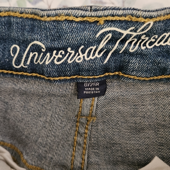 Universal Thread Distressed Denim Bermuda Shorts 0 25R - Picture 2 of 5